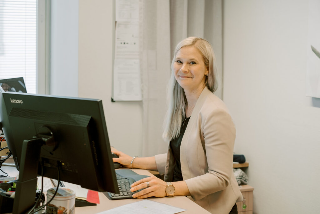 Kirjanpitäjä Heidi Kostamo